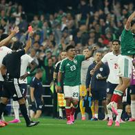 Jarell Quansah, expulsado contra México