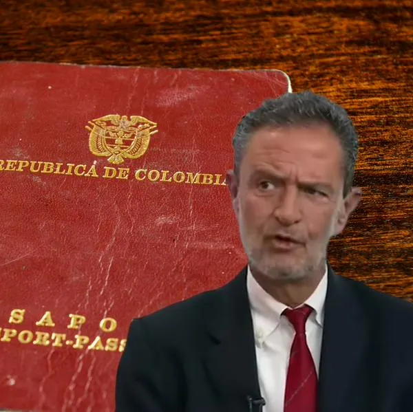 Omar Bula Escobar, canciller designado, destacado sobre un pasaporte colombiano