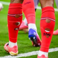 Mundial 2026: por qué los futbolistas juegan con medias rotas en los partidos