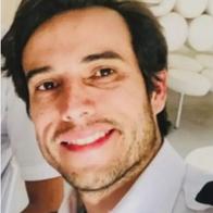 Leandro Bertazzo, un piloto en Argentina que murió al caer de un avión cuando le daba clase a una alumna