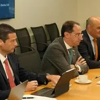 José Manuel Restrepo (centro), en su reunión con el  Grupo Banco Mundial