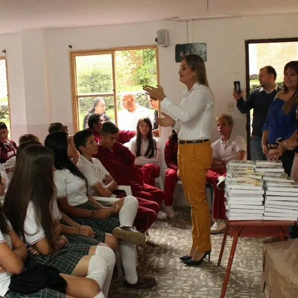 Pereira busca poner reglas al uso del celular en clase