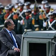Dos caras de jefatura de Gustavo Petro sobre FF. MM. Una es De la Espriella