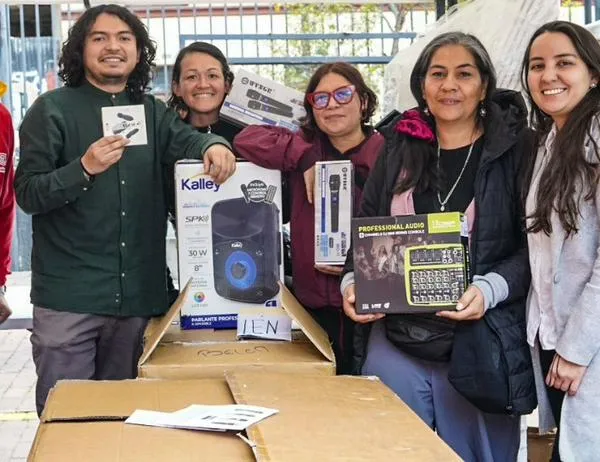 En Bogotá se fortalecen las organizaciones y medios comunitarios: más de 300 dotaciones entregadas en La Candelaria 
