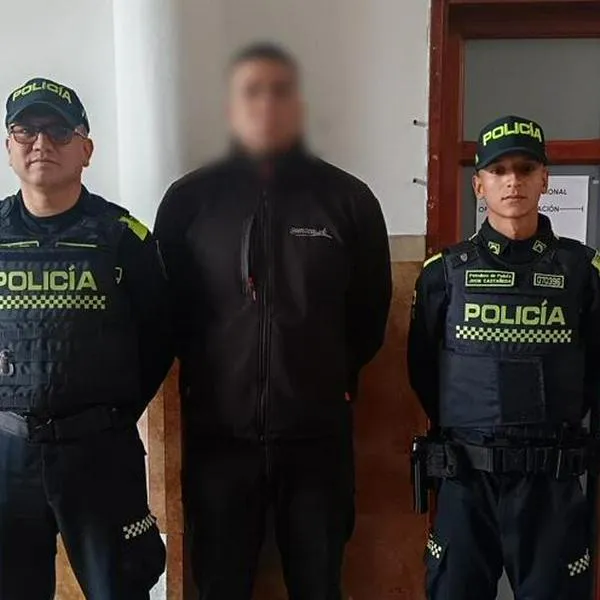 Capturan a falso asesor bancario: tenía decenas de chips y tarjetas robadas