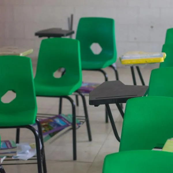 ¿De donde habría sacado arma el joven que disparó a su compañera de colegio?
