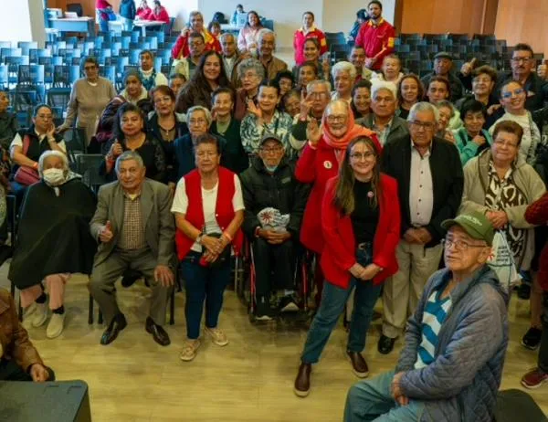 Más de 100 pensionados en Bogotá participaron en la jornada de servicios y diálogo ciudadano del FONCEP en Ciudad Bolívar 