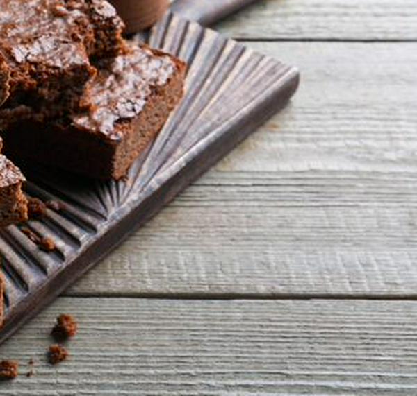 “Brownie pudding”: el postre viral crujiente por fuera y cremoso por dentro