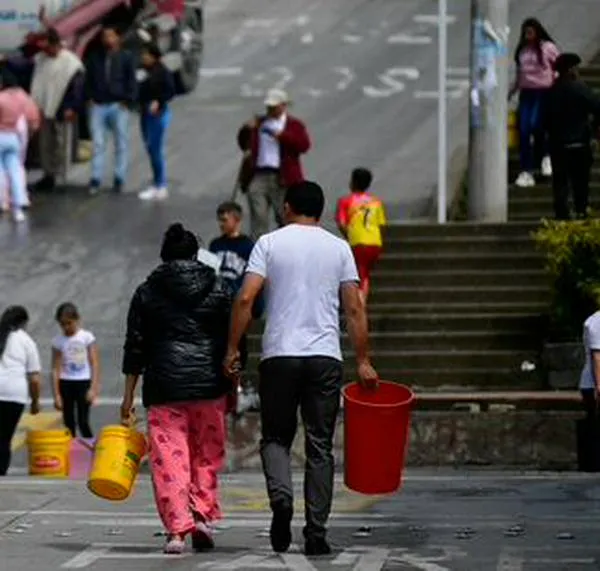 Daño en tubería ocasiona reducción en presión de agua en barrios de cinco localidades