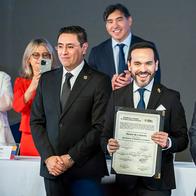 Renunció del presidente del CNE: le entregó la credencial a De la Espriella