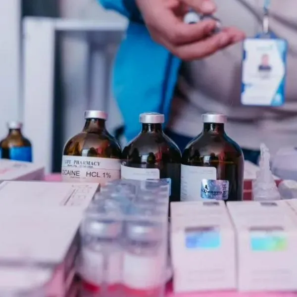 Autoridades en Tunjuelito cerraron un centro estético tras hallar medicamentos vencidos y más de 400 insumos irregulares que ponían en riesgo a usuarios.