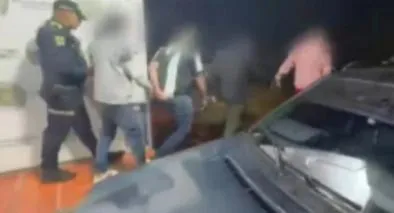 Nombres y prontuarios de hombres que tenían arma en carril de Transmilenio