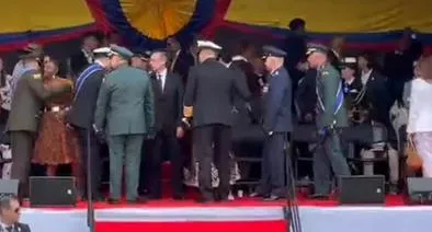 Cúpular militar se paró y no escuchó el último discurso de Petro el 20 de Julio