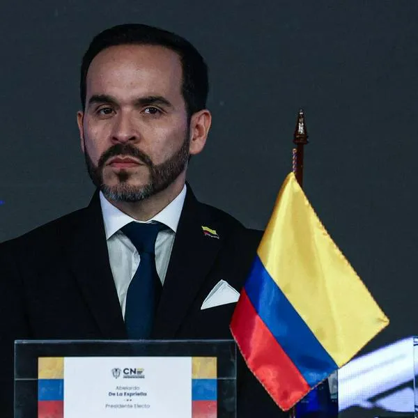 Se ha activado una alerta de seguridad tras reportes de inteligencia que señalan un posible plan para atentar contra la vida de Abelardo de la Espriella