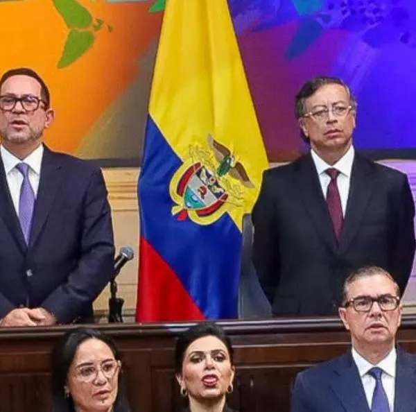 El presidente del Senado, Lidio García, instó a Gustavo Petro y Abelardo De La Espriella a proteger la democracia, evitar descalificaciones sin pruebas. 