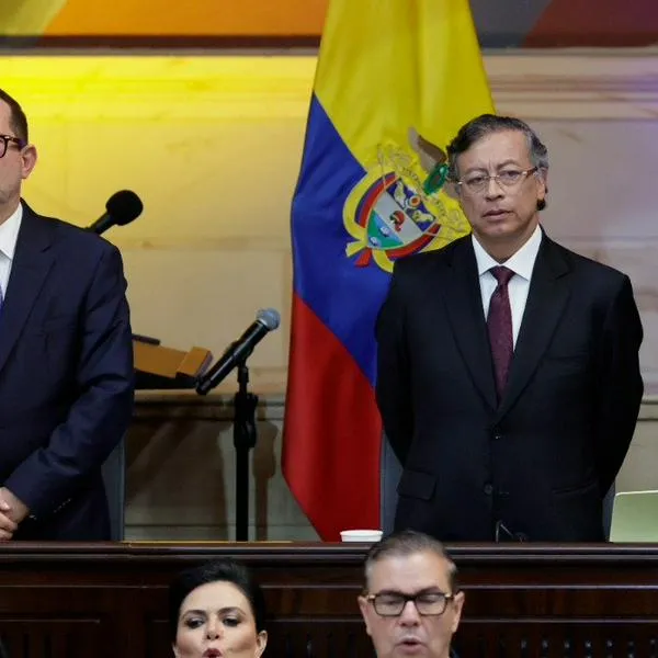 Petro se despide del Congreso y anuncia demanda por presunto fraude en las elecciones presidenciales