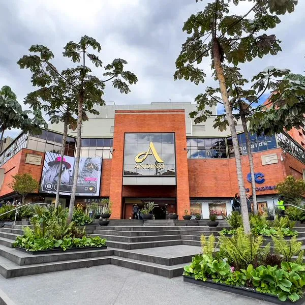 Caso Centro Andino: pareja gay piden disculpas por actuar de vigilante