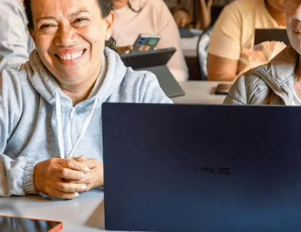 El primer bootcamp con enfoque de género enseñará Inteligencia Artificial a mujeres emprendedoras 