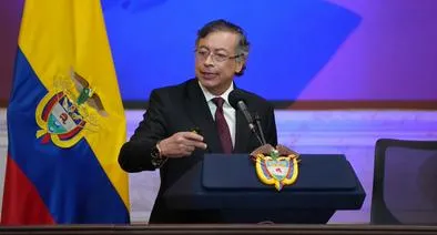 Gustavo Petro se declara aristotélico en el Congreso, pero echa discurso sofista