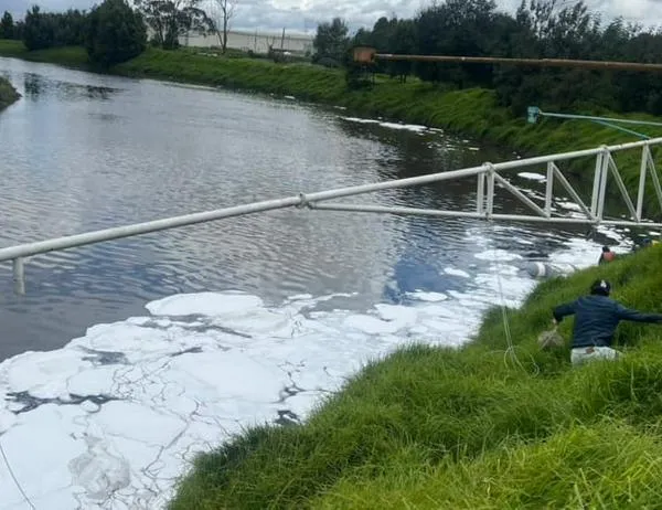 Identifican presencia de residuos de medicamentos en el río Bogotá 