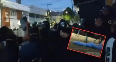 Momentos de los disturbios en Bogotá, durante una protesta de unos escoltas en la sede de la UNP