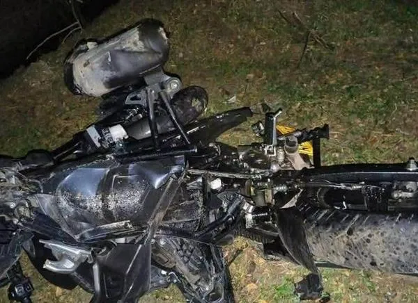Motociclista murió tras chocar contra un árbol en la vía Ibagué-Espinal