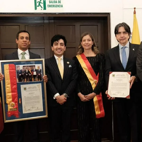 Bogotá reconoce con Gran Cruz la labor de destacada empresa en la salud