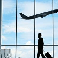 Reforma tributaria propone eliminar exención de IVA a turistas extranjeros y establecer devolución administrada por la DIAN en Colombia