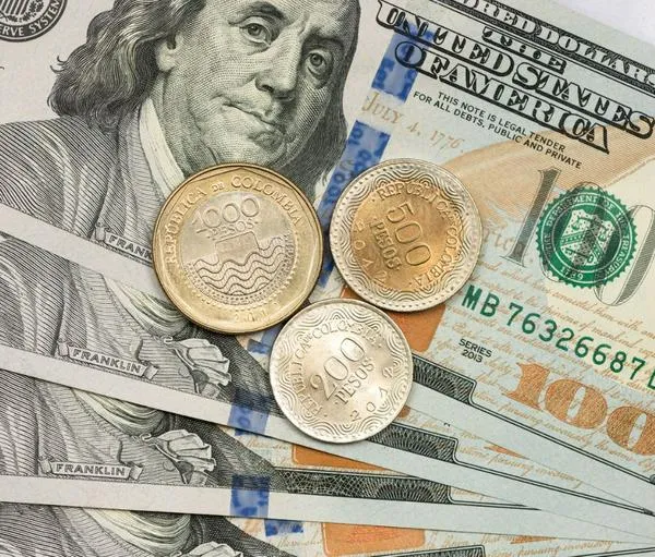 ¿Precio del dólar llegaría a 2.900 pesos en Colombia? Expertos explican cómo