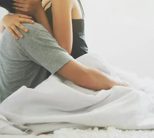 ¿Existe una postura que garantiza el orgasmo femenino durante las relaciones? Esto dijo un experto
