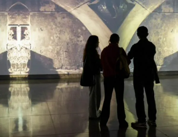 Asiste gratis al recorrido multisensorial por la exposición 'Katabasis' en la Galería Santa Fe 