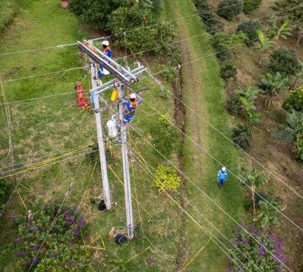 Enel Colombia suscribe crédito con Bancolombia por $251.615 millones para proyectos rurales
