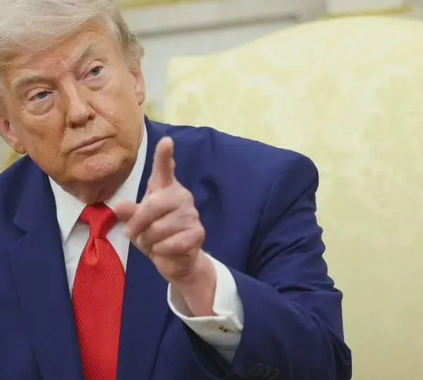 Trump está “considerando un ataque masivo” contra Irán e Israel amenaza al régimen islámico