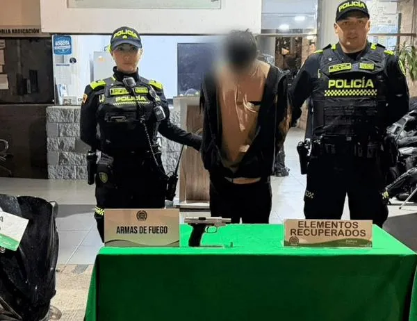 Se hacía pasar por domiciliario para robar: persecución policial terminó con su captura en Engativá 