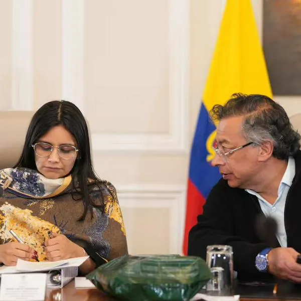 Angie Rodríguez reveló detalles sobre una red de mujeres con poder en el Gobierno de Petro, denunciando presiones y supuestos nexos ilegales. 