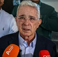 Carlos Suárez, estratega de Abelardo De la Espriella, le propuso al expresidente Álvaro Uribe pasar la página y dar por cerrada la discusión pública. 