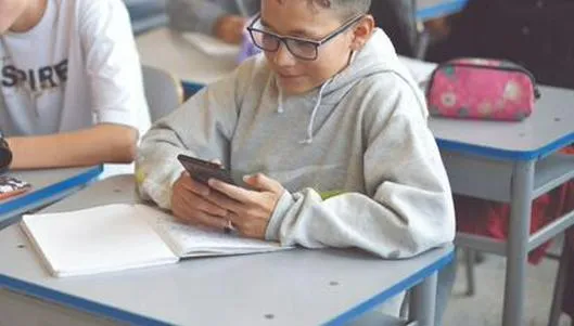 ¿Los celulares afectan la lectura de los niños? Lo que encontró una nueva investigación