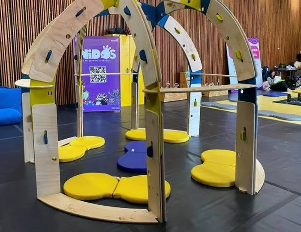 Descubre cómo los artistas del programa Nidos de Idartes crean experiencias para la primera infancia 