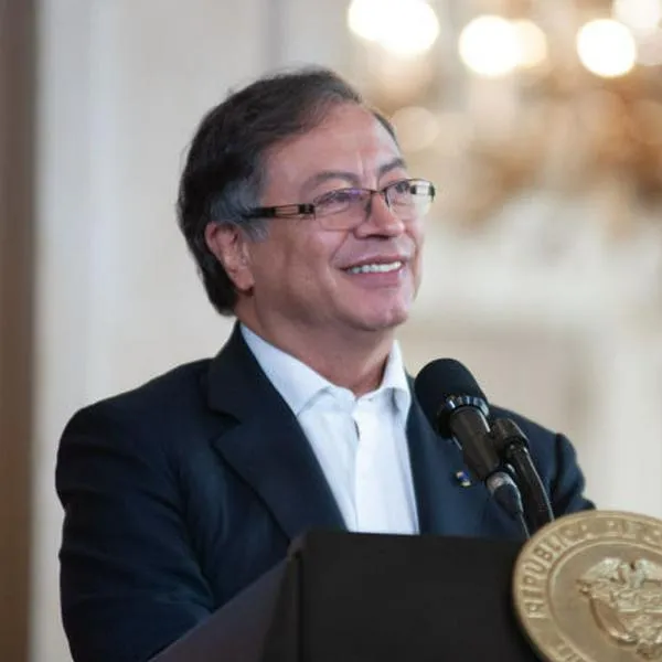 Alfredo Saade se pregunta qué perfume usará el presidente Gustavo Petro