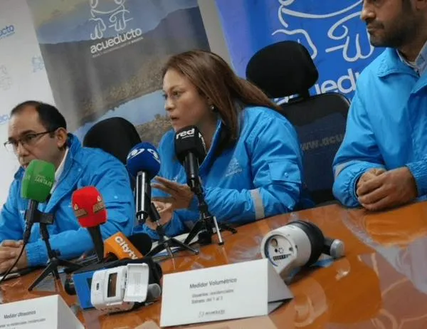 Acueducto de Bogotá actualiza tecnología de medición de agua para mejorar precisión del consumo 