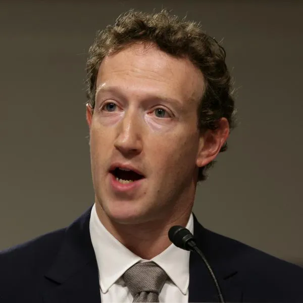 Mark Zuckerberg advierte riesgos de concentrar poder de inteligencia artificial