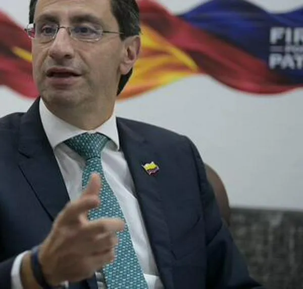 José Manuel Restrepo avanza en su gira internacional: se reunió con gobierno de El Salvador