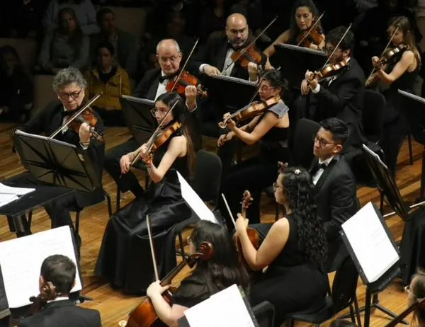 La Orquesta Filarmónica de Bogotá estrena en Colombia 'Atmósferas' de György Sándor Ligeti: asiste a los conciertos gratis este 31 de julio y 1 de agosto 