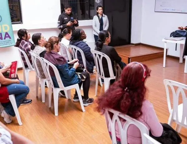 Bogotá fortalece el bienestar y la salud mental de las mujeres con la estrategia ‘Sanando mi cuidadora herida’ en Fontibón 
