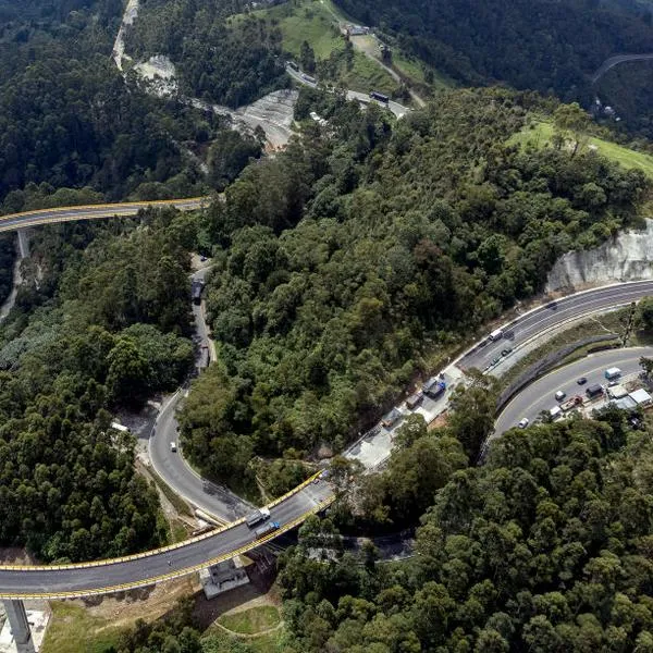 Derrumbe vía Cajamarca La Línea alerta por economía: caso Gualanday