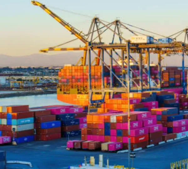 AmCham pide agenda público-privada ante impacto del dólar en exportaciones