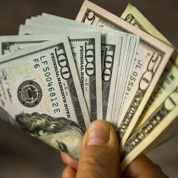 Dólar en Colombia cerró julio con rebote que lo acercó a los 3.200 pesos
