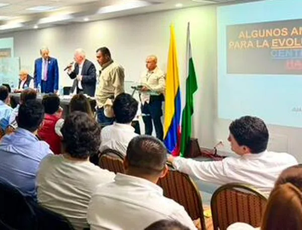 Centro Democrático tuvo reunión de bancada junto a Álvaro Uribe: esto se habló