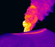 Alerta naranja en el volcán Puracé por actividad sísmica y emisiones de gases