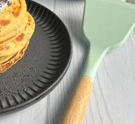 “Pancakes” de limón y amapola esponjosos para el desayuno